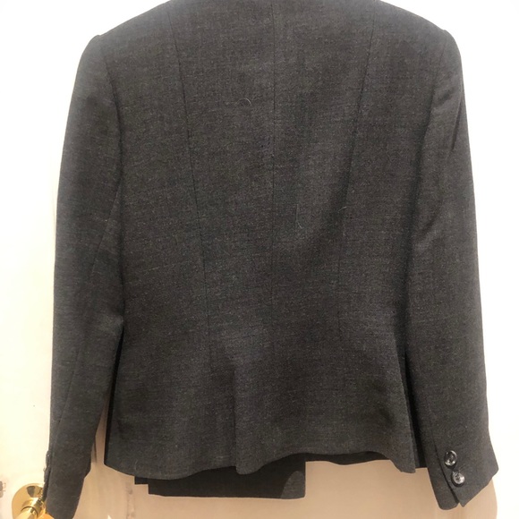 Femme de Carriere charcoal grey pant suit - Picture 2 of 5